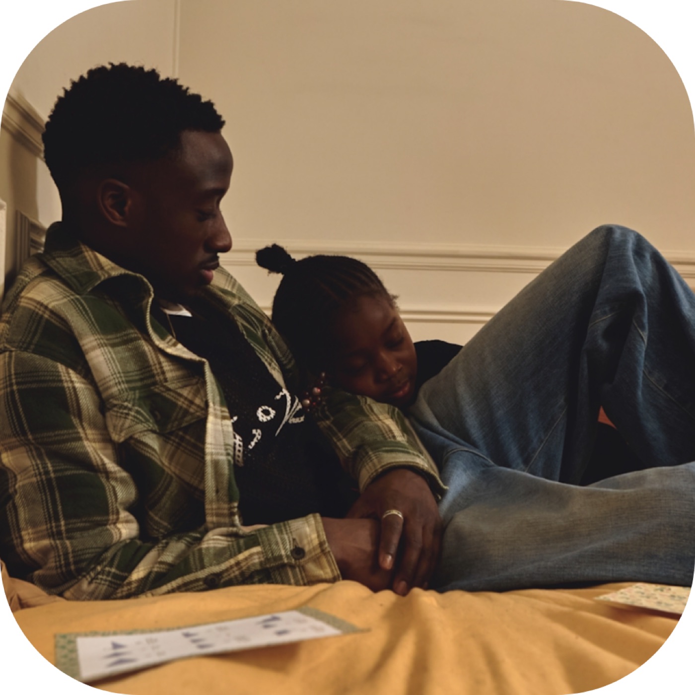 A father with his daughter on a school night looking up child therapy in LA.